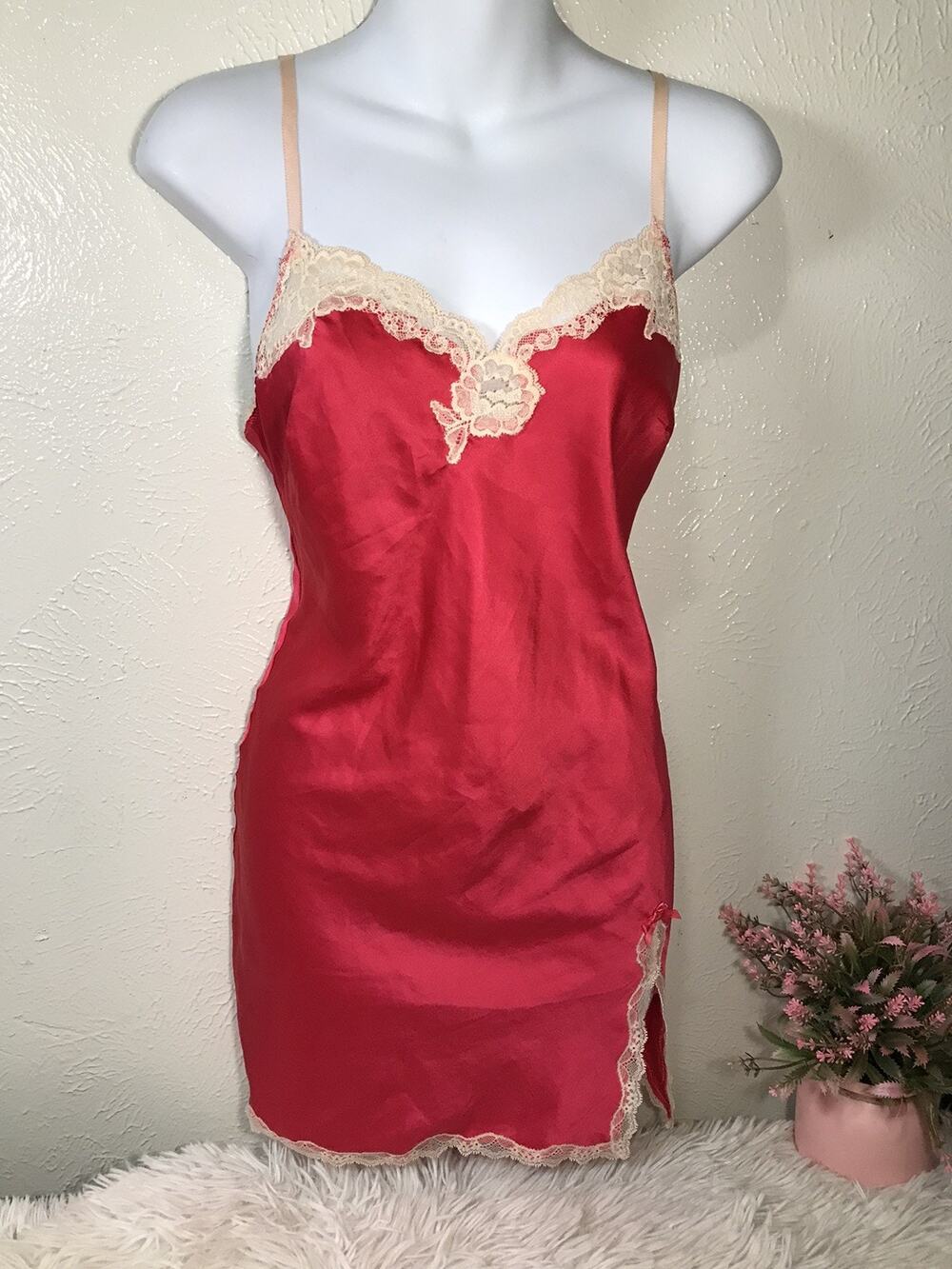 Vgt 2012 VICTORIA'S SECRET SATIN Slip Babydoll Nightgown Magenta Strappy Lace S